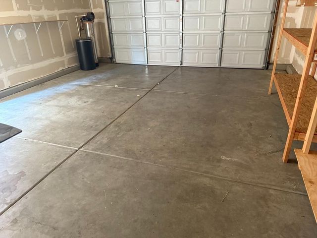 2537 N Creekside Dr, Los Banos, CA 93635