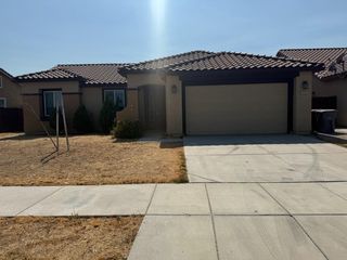 2537 N Creekside Dr, Los Banos, CA 93635
