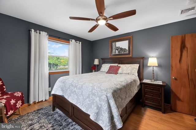 3 TOMAHAWK TRL, Medford, NJ 08055