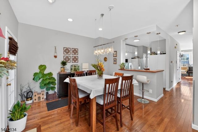 215 Barringer Dr 215, Nutley Twp., NJ 07110