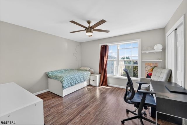 215 Barringer Dr 215, Nutley Twp., NJ 07110