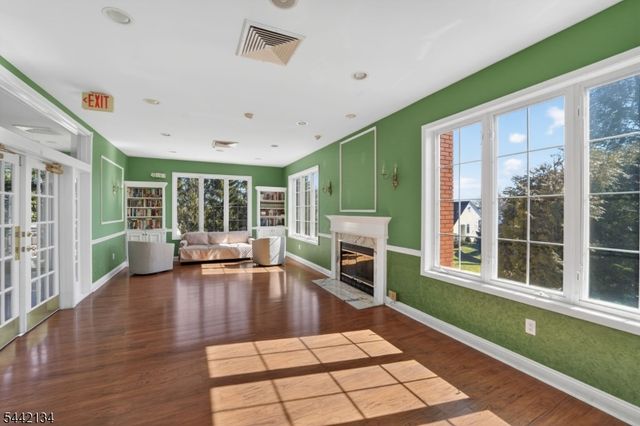215 Barringer Dr 215, Nutley Twp., NJ 07110