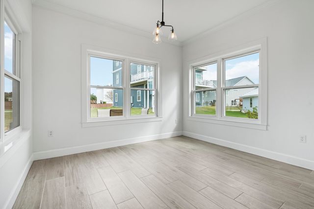 46 Bayshore Drive, Pensacola, FL 32507