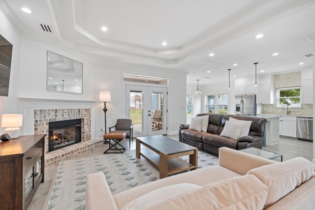 46 Bayshore Drive, Pensacola, FL 32507