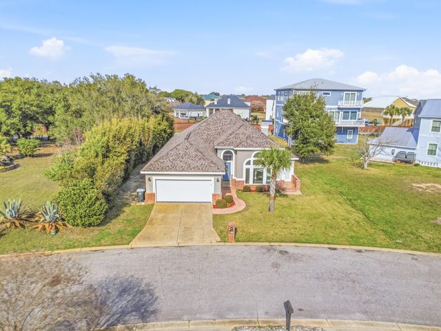 46 Bayshore Drive, Pensacola, FL 32507