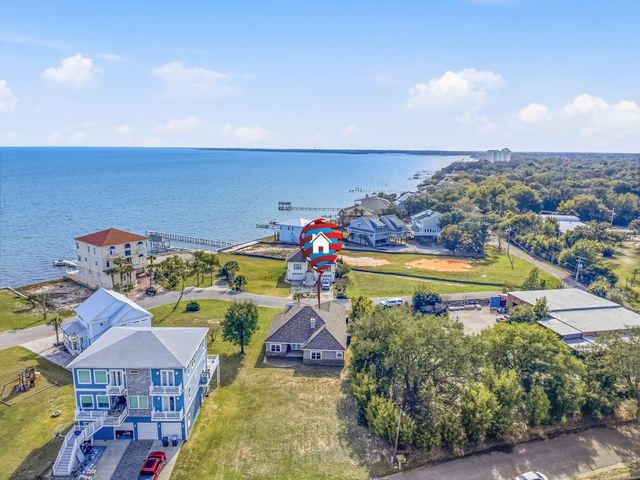 46 Bayshore Drive, Pensacola, FL 32507
