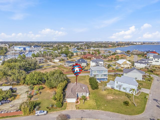46 Bayshore Drive, Pensacola, FL 32507