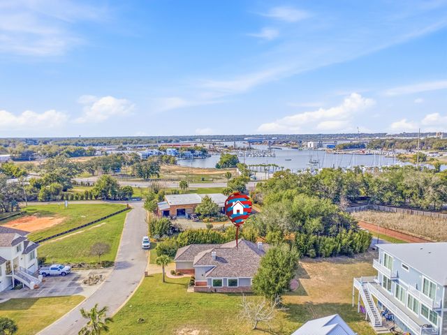 46 Bayshore Drive, Pensacola, FL 32507