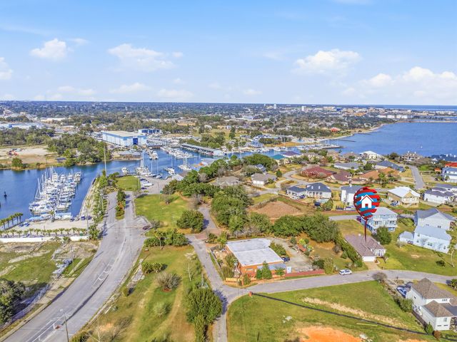 46 Bayshore Drive, Pensacola, FL 32507