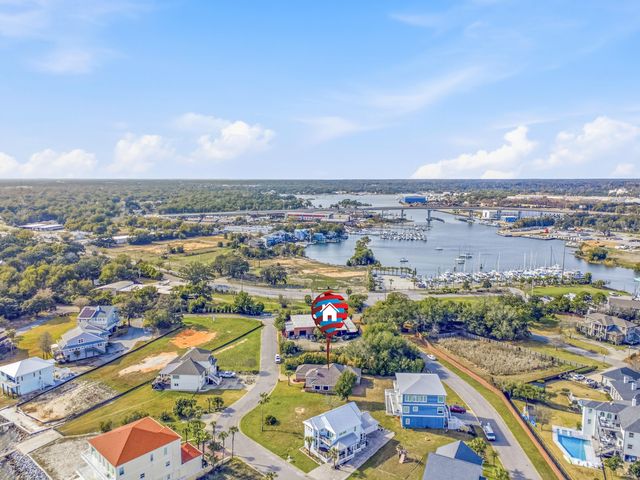 46 Bayshore Drive, Pensacola, FL 32507