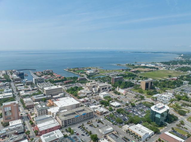46 Bayshore Drive, Pensacola, FL 32507