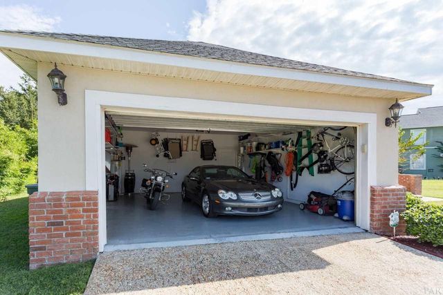 46 Bayshore Drive, Pensacola, FL 32507