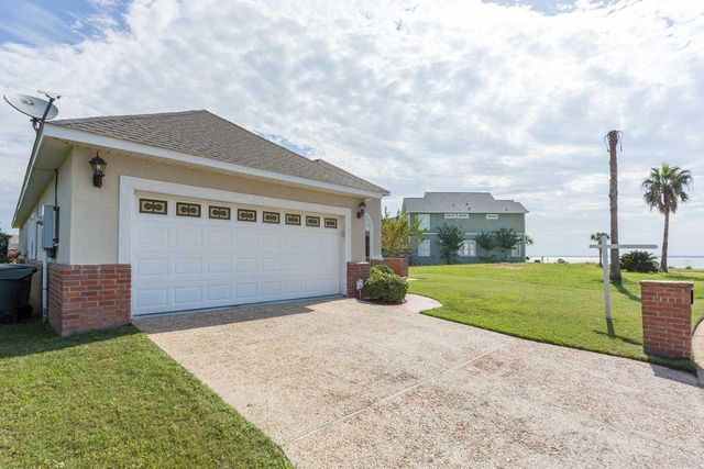 46 Bayshore Drive, Pensacola, FL 32507