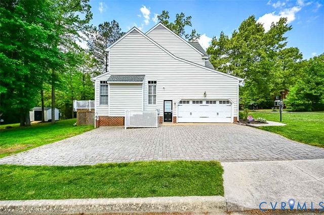 9047 Laurel Branch Cir, Mechanicsville, VA 23116