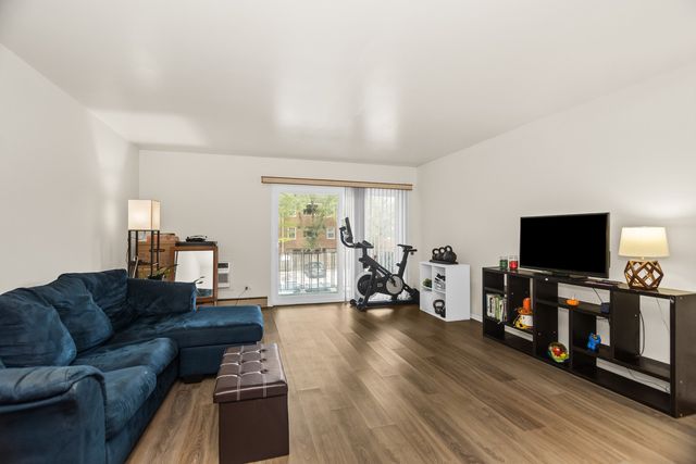 250 Ridge Avenue 2J, Evanston, IL 60202