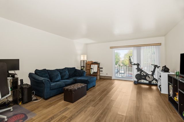 250 Ridge Avenue 2J, Evanston, IL 60202