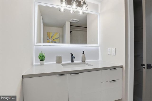 6112 REDWOOD LN, Alexandria, VA 22310