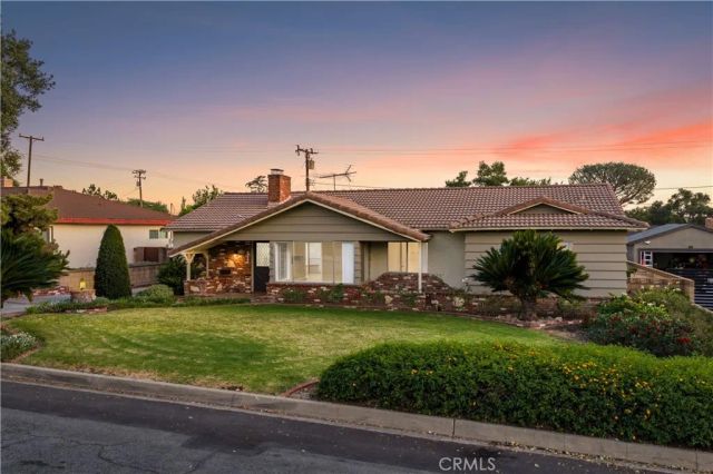 1048 E Comstock Avenue, Glendora, CA 91741