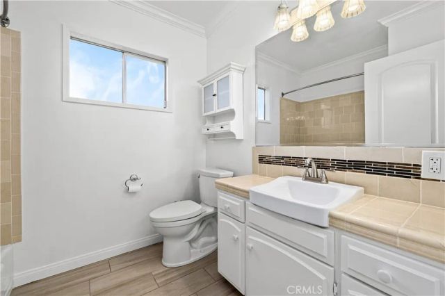 1048 E Comstock Avenue, Glendora, CA 91741