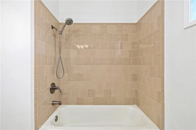 1048 E Comstock Avenue, Glendora, CA 91741