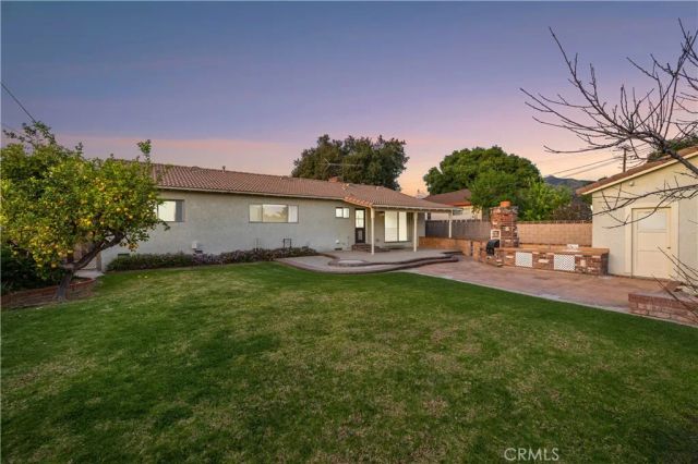 1048 E Comstock Avenue, Glendora, CA 91741