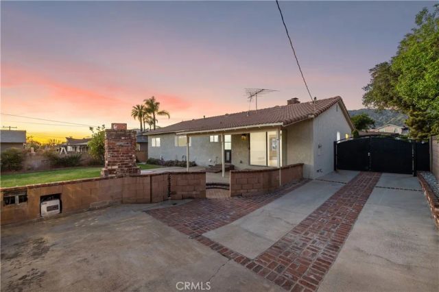 1048 E Comstock Avenue, Glendora, CA 91741