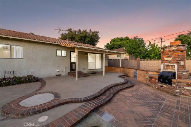 1048 E Comstock Avenue, Glendora, CA 91741