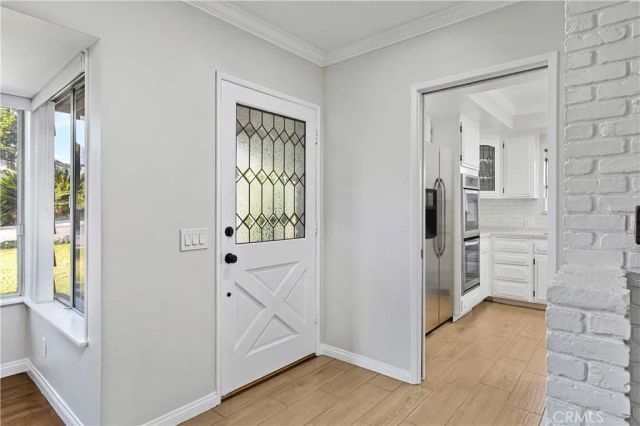 1048 E Comstock Avenue, Glendora, CA 91741