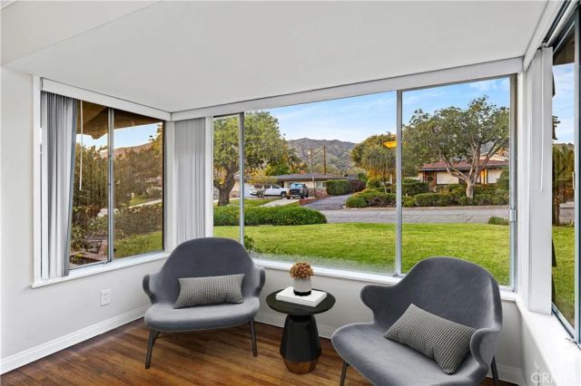 1048 E Comstock Avenue, Glendora, CA 91741