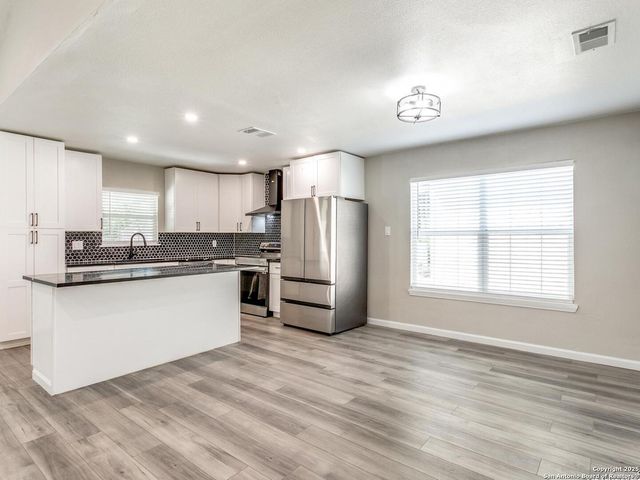 12211 Ecksminster, San Antonio, TX 78216