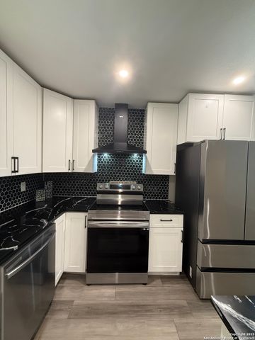 12211 Ecksminster, San Antonio, TX 78216