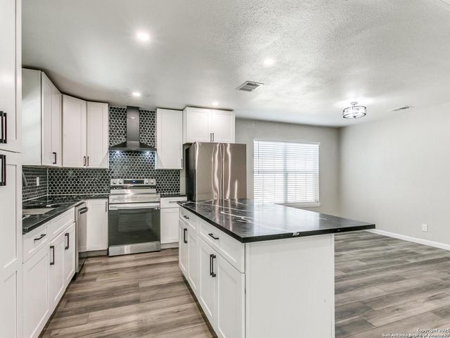 12211 Ecksminster, San Antonio, TX 78216