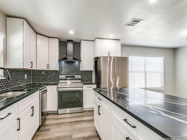 12211 Ecksminster, San Antonio, TX 78216