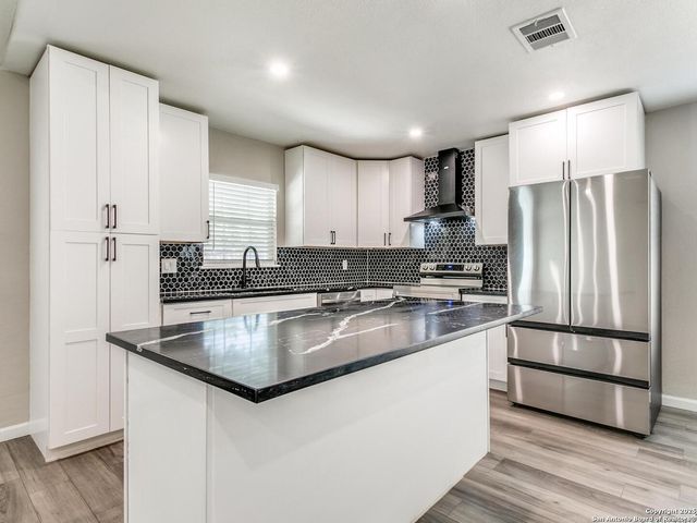 12211 Ecksminster, San Antonio, TX 78216