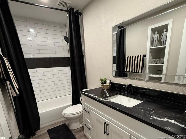 12211 Ecksminster, San Antonio, TX 78216