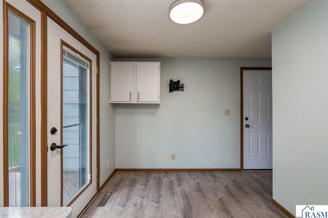 1925 Howard Drive, North Mankato, MN 56003