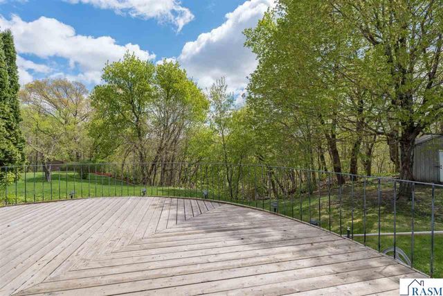 1925 Howard Drive, North Mankato, MN 56003