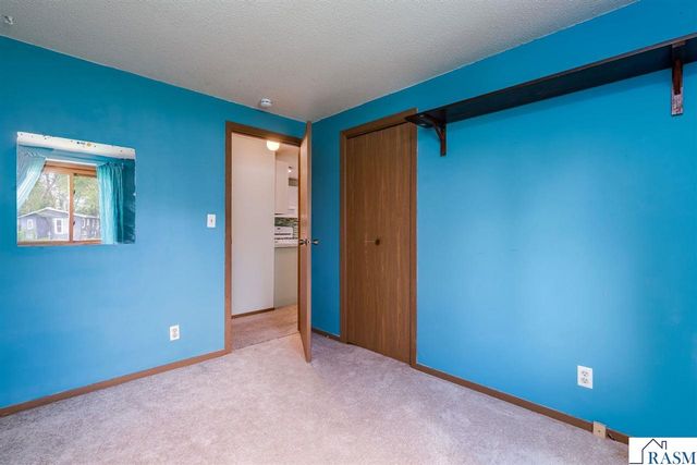 1925 Howard Drive, North Mankato, MN 56003