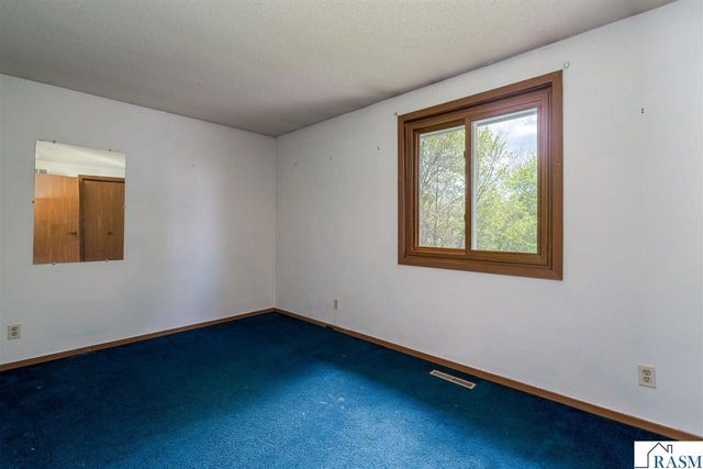 1925 Howard Drive, North Mankato, MN 56003