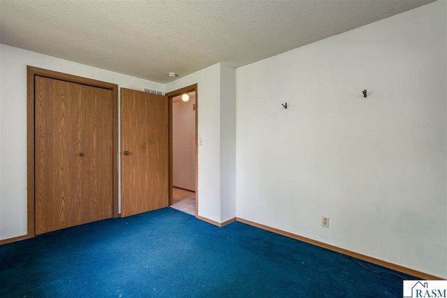 1925 Howard Drive, North Mankato, MN 56003