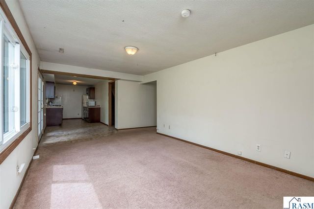 1925 Howard Drive, North Mankato, MN 56003