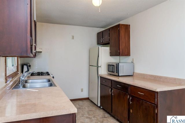 1925 Howard Drive, North Mankato, MN 56003