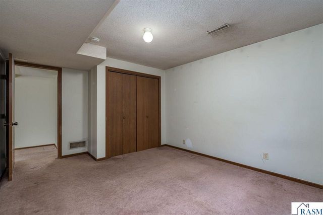 1925 Howard Drive, North Mankato, MN 56003