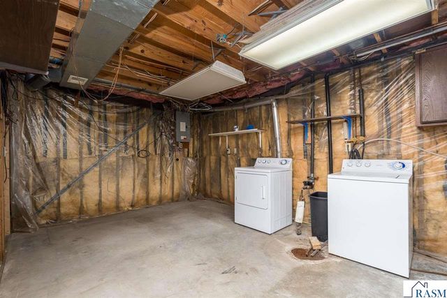 1925 Howard Drive, North Mankato, MN 56003
