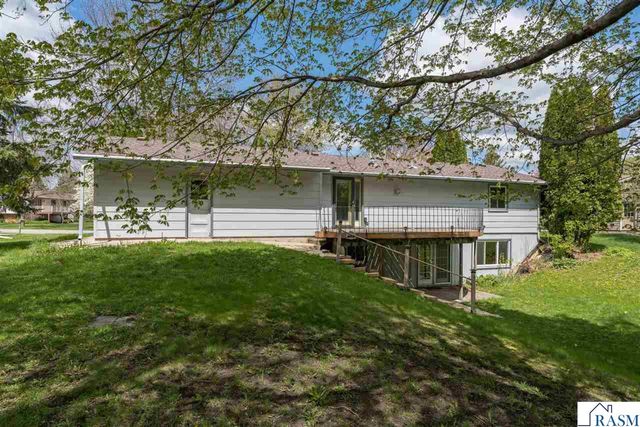 1925 Howard Drive, North Mankato, MN 56003