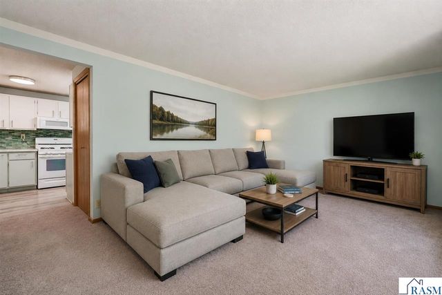 1925 Howard Drive, North Mankato, MN 56003