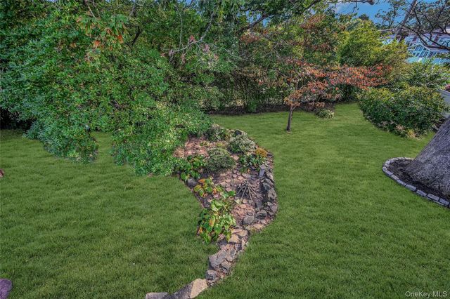14 Genesee Drive, Commack, NY 11725