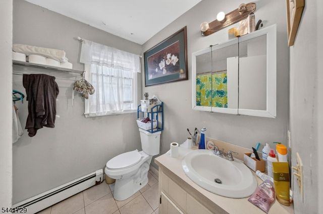 18 Fisher Ave, Bound Brook Boro, NJ 08805