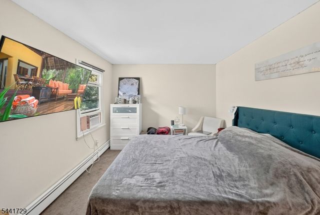 18 Fisher Ave, Bound Brook Boro, NJ 08805