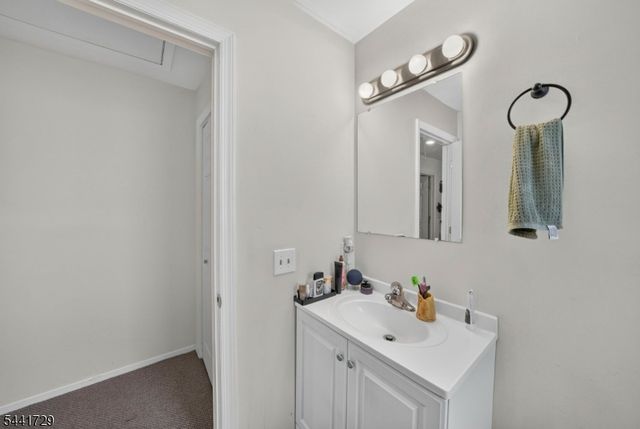 18 Fisher Ave, Bound Brook Boro, NJ 08805